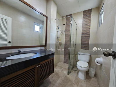 Two Grande Monaco Bangna-Wongwaen, Bangkok, Thailand Two Grande Monaco Bangna-Wongwaen, Bangkok, Thailand