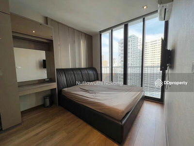 Park Origin Phrom Phong, Bangkok, Thailand Park Origin Phrom Phong, Bangkok, Thailand