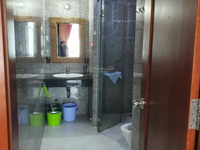 Hoang Anh Thanh Binh, Vietnam Hoang Anh Thanh Binh, Vietnam