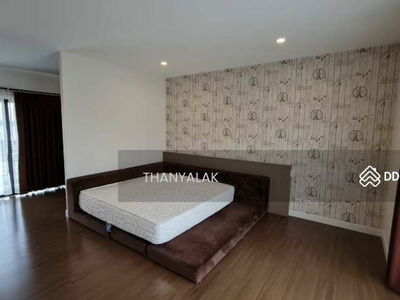 Luxury 3-story detached house, Village: Lumpini Suan Luang Rama 9, Bangkok, Thailand Luxury 3-story detached house, Village: Lumpini Suan Luang Rama 9, Bangkok, Thailand