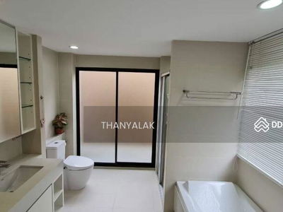 Luxury 3-story detached house, Village: Lumpini Suan Luang Rama 9, Bangkok, Thailand Luxury 3-story detached house, Village: Lumpini Suan Luang Rama 9, Bangkok, Thailand
