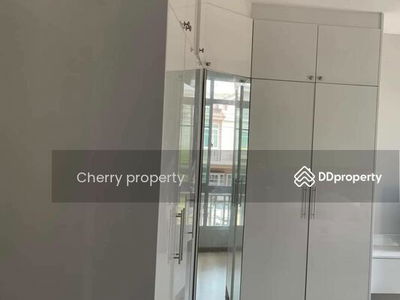 indy Srinakarin-Romklao, Bangkok, Thailand indy Srinakarin-Romklao, Bangkok, Thailand