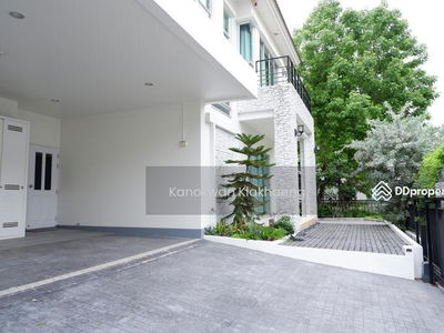 Bangkok Boulevard Rama9 Srinakarin, Bangkok, Thailand Bangkok Boulevard Rama9 Srinakarin, Bangkok, Thailand