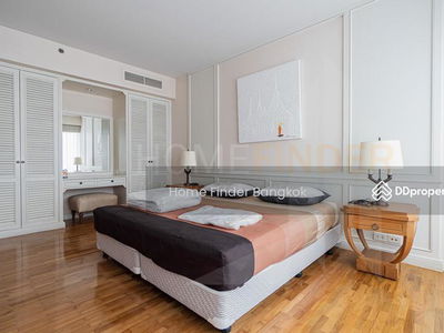 Langsuan Ville, Bangkok, Thailand Langsuan Ville, Bangkok, Thailand