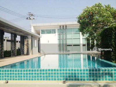 the trust Town Wongwaen-Lamlukka, Pathum Thani, Thailand the trust Town Wongwaen-Lamlukka, Pathum Thani, Thailand