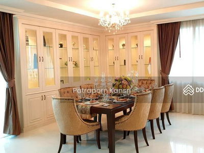 Piyathip Place, Bangkok, Thailand Piyathip Place, Bangkok, Thailand