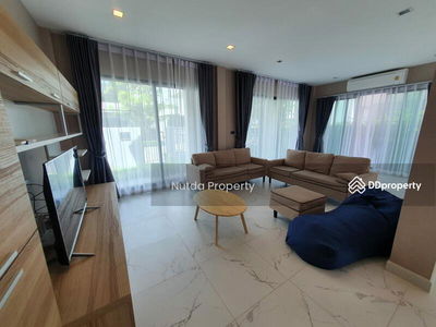 Bangkok Boulevard Vibhavadi, Bangkok, Thailand Bangkok Boulevard Vibhavadi, Bangkok, Thailand