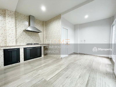 Noble Cube Pattanakarn, Bangkok, Thailand Noble Cube Pattanakarn, Bangkok, Thailand