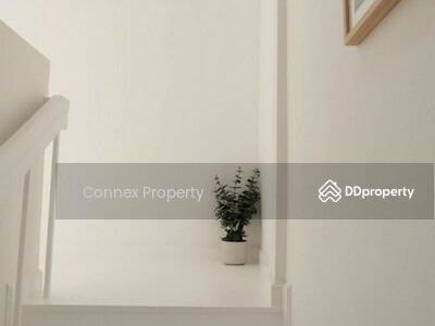 2-story townhouse, Ekkamai Soi 12, Bangkok., Thailand 2-story townhouse, Ekkamai Soi 12, Bangkok., Thailand