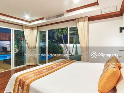 Surin Sabai, Phuket, Thailand Surin Sabai, Phuket, Thailand