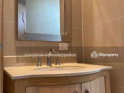 The Empire Place, Bangkok, Thailand The Empire Place, Bangkok, Thailand