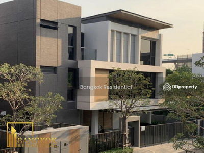 House in Compound, Bangkok, Thailand House in Compound, Bangkok, Thailand