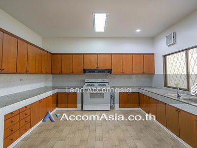 Home Office | 5 Bedrooms Townhouse for Sale and Rent in Sukhumvit, Bangkok near BTS Ekkamai AA30827, Bangkok, Thailand Home Office | 5 Bedrooms Townhouse for Sale and Rent in Sukhumvit, Bangkok near BTS Ekkamai AA30827, Bangkok, Thailand