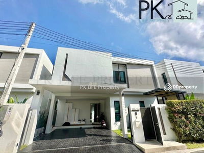 Gehäuse In Ban Ratsada, Thailand Gehäuse In Ban Ratsada, Thailand