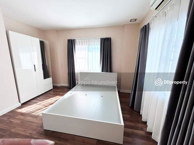 Mantana Onnut-Wongwaen 4 : Mantana Onnut-Wongwaen 4, Bangkok, Thailand Mantana Onnut-Wongwaen 4 : Mantana Onnut-Wongwaen 4, Bangkok, Thailand