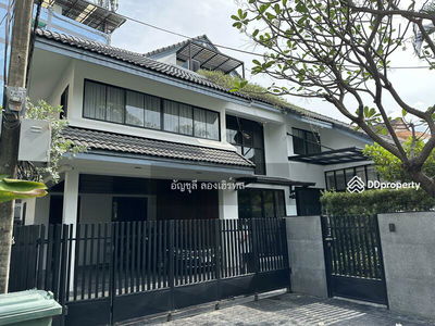 House in Thonglor For Rent, Bangkok, Thailand House in Thonglor For Rent, Bangkok, Thailand