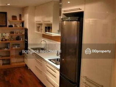 Urbana Langsuan, Bangkok, Thailand Urbana Langsuan, Bangkok, Thailand