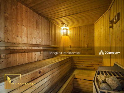 Urbana Langsuan, Bangkok, Thailand Urbana Langsuan, Bangkok, Thailand