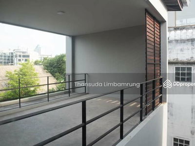 Spacious 3-Br House near BTS Phrom Phong, Bangkok, Thailand Spacious 3-Br House near BTS Phrom Phong, Bangkok, Thailand