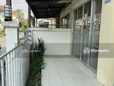 Townhome for rent, The Plus Village, Sriracha Banana Farm. Good location next to the main road, Chon Buri, Thailand Townhome for rent, The Plus Village, Sriracha Banana Farm. Good location next to the main road, Chon Buri, Thailand