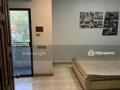 Townhouse for rent, 3 floors, 30 sq m., Bangkok., Thailand Townhouse for rent, 3 floors, 30 sq m., Bangkok., Thailand