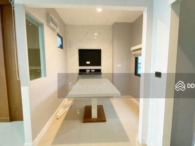 The Metro Pattanakarn-Srinakarin, Bangkok, Thailand The Metro Pattanakarn-Srinakarin, Bangkok, Thailand