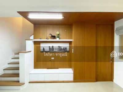 The Metro Pattanakarn-Srinakarin, Bangkok, Thailand The Metro Pattanakarn-Srinakarin, Bangkok, Thailand