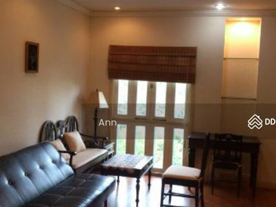 Saladaeng Colonnade, Bangkok, Thailand Saladaeng Colonnade, Bangkok, Thailand