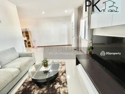 Gehäuse In Ban Ratsada, Thailand Gehäuse In Ban Ratsada, Thailand