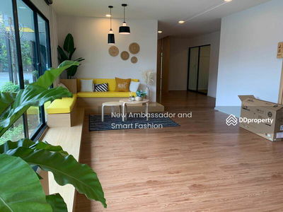 Sukhumvit Soi 76, Samut Prakan, Thailand Sukhumvit Soi 76, Samut Prakan, Thailand