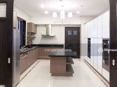 Spacious 4-Br House near BTS Asok, Bangkok, Thailand Spacious 4-Br House near BTS Asok, Bangkok, Thailand