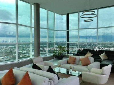 The Metropolis Samrong Interchange, Samut Prakan, Thailand The Metropolis Samrong Interchange, Samut Prakan, Thailand