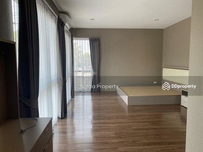 Prado Chokchai 4, Bangkok, Thailand Prado Chokchai 4, Bangkok, Thailand