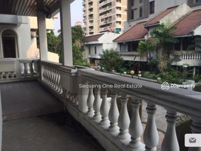 House for rent, 3 floors, 4 bedrooms, Phrom Phong area., Bangkok, Thailand House for rent, 3 floors, 4 bedrooms, Phrom Phong area., Bangkok, Thailand