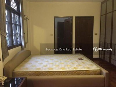 House for rent, 3 floors, 4 bedrooms, Phrom Phong area., Bangkok, Thailand House for rent, 3 floors, 4 bedrooms, Phrom Phong area., Bangkok, Thailand