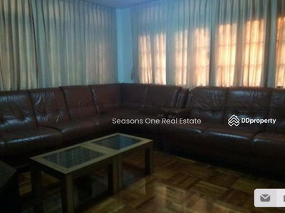 House for rent, 3 floors, 4 bedrooms, Phrom Phong area., Bangkok, Thailand House for rent, 3 floors, 4 bedrooms, Phrom Phong area., Bangkok, Thailand