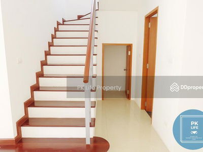 Housing in Ban Ratsada, Thailand Housing in Ban Ratsada, Thailand