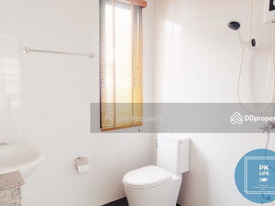 Gehäuse In Ban Ratsada, Thailand Gehäuse In Ban Ratsada, Thailand