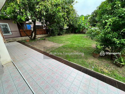 Prachachuen Village, Nonthaburi, Thailand Prachachuen Village, Nonthaburi, Thailand