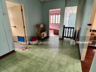 Prachachuen Village, Nonthaburi, Thailand Prachachuen Village, Nonthaburi, Thailand