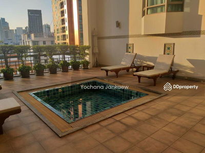 Royal Castle Sukhumvit, Bangkok, Thailand Royal Castle Sukhumvit, Bangkok, Thailand