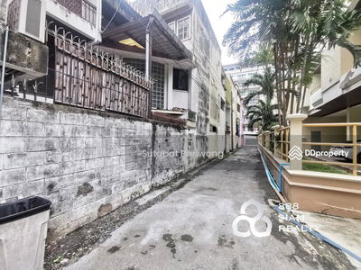 Single house D.H.Tower Soi Prommit, Bangkok., Thailand Single house D.H.Tower Soi Prommit, Bangkok., Thailand