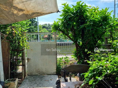 The connect 15 onnut, Bangkok, Thailand The connect 15 onnut, Bangkok, Thailand