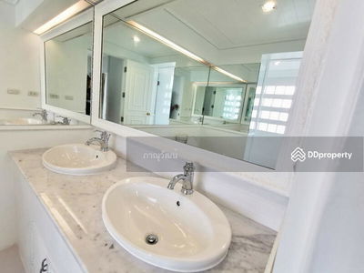 Riverside Villa, Bangkok, Thailand Riverside Villa, Bangkok, Thailand