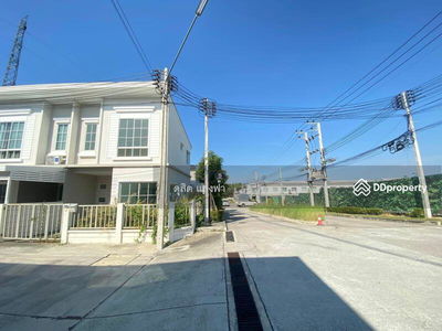 Beautiful new townhome for rent, J City, Assumption College, Sriracha, Chon Buri, Thailand Beautiful new townhome for rent, J City, Assumption College, Sriracha, Chon Buri, Thailand