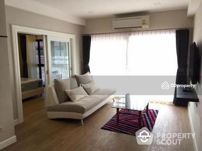 Large 3-Bedroom Townhouse, Bangkok, Thailand Large 3-Bedroom Townhouse, Bangkok, Thailand