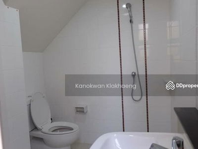 Passorn Pride Srinakharin – Namdang, Samut Prakan, Thailand Passorn Pride Srinakharin – Namdang, Samut Prakan, Thailand