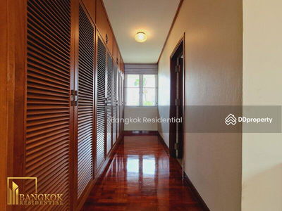 3 Bedroom House in Ekamai soi 22, Bangkok, Thailand 3 Bedroom House in Ekamai soi 22, Bangkok, Thailand