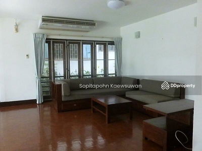 10110, Bangkok, Thailand 10110, Bangkok, Thailand