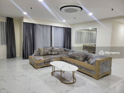 Moon Tower, Bangkok, Thailand Moon Tower, Bangkok, Thailand